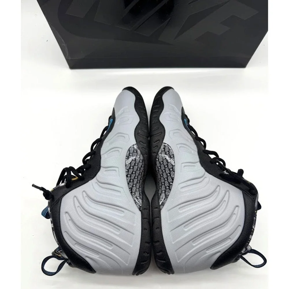 Nike Little Posite One Graffiti Youth Sz 7Y/ Women's Sz 8.5 Wolf Grey 644791-009